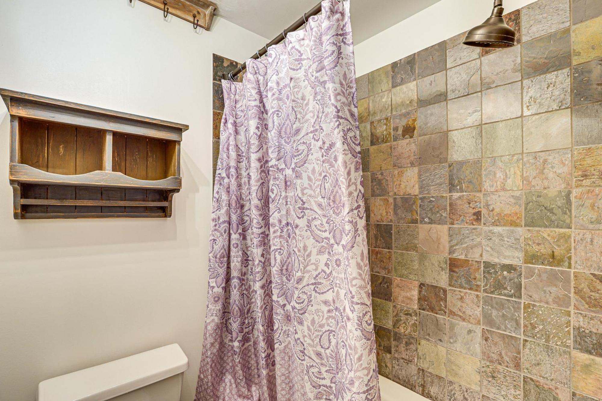 Spacious And Historic Cabin In New Haven With Pond! Exterior photo