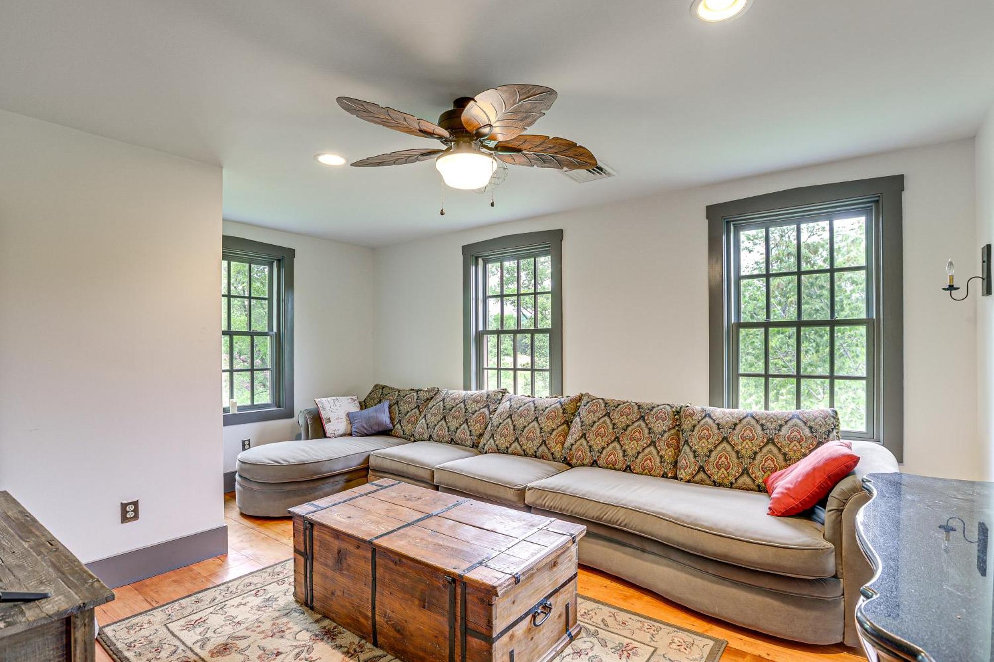 Spacious And Historic Cabin In New Haven With Pond! Exterior photo