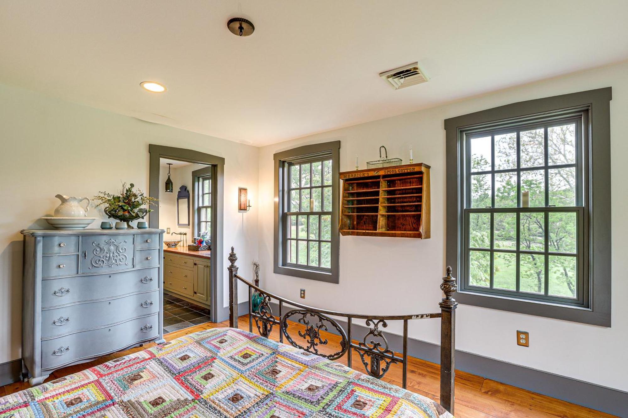 Spacious And Historic Cabin In New Haven With Pond! Exterior photo