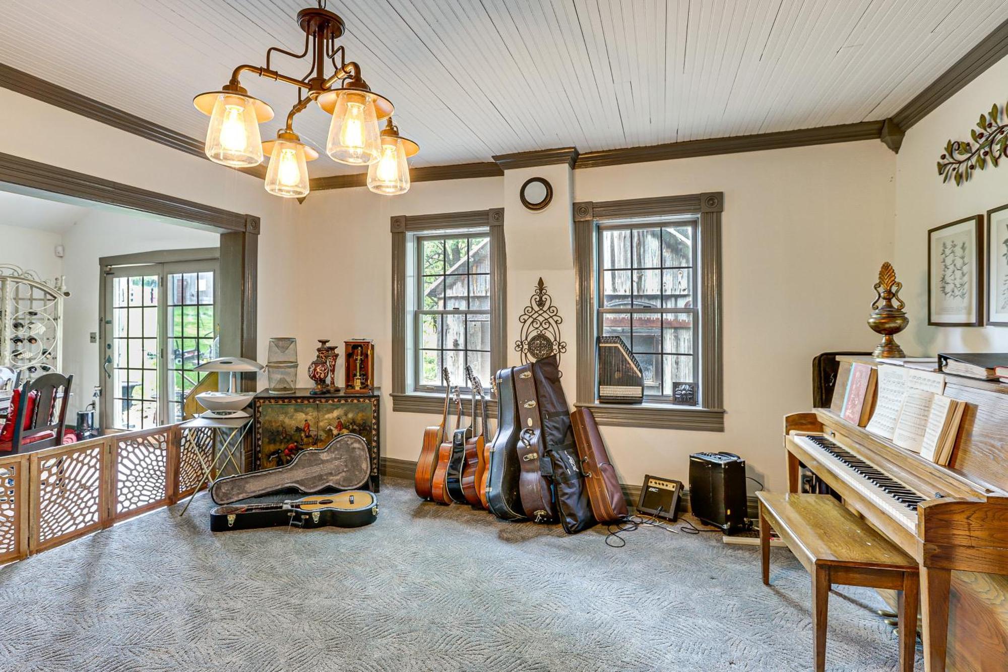 Spacious And Historic Cabin In New Haven With Pond! Exterior photo