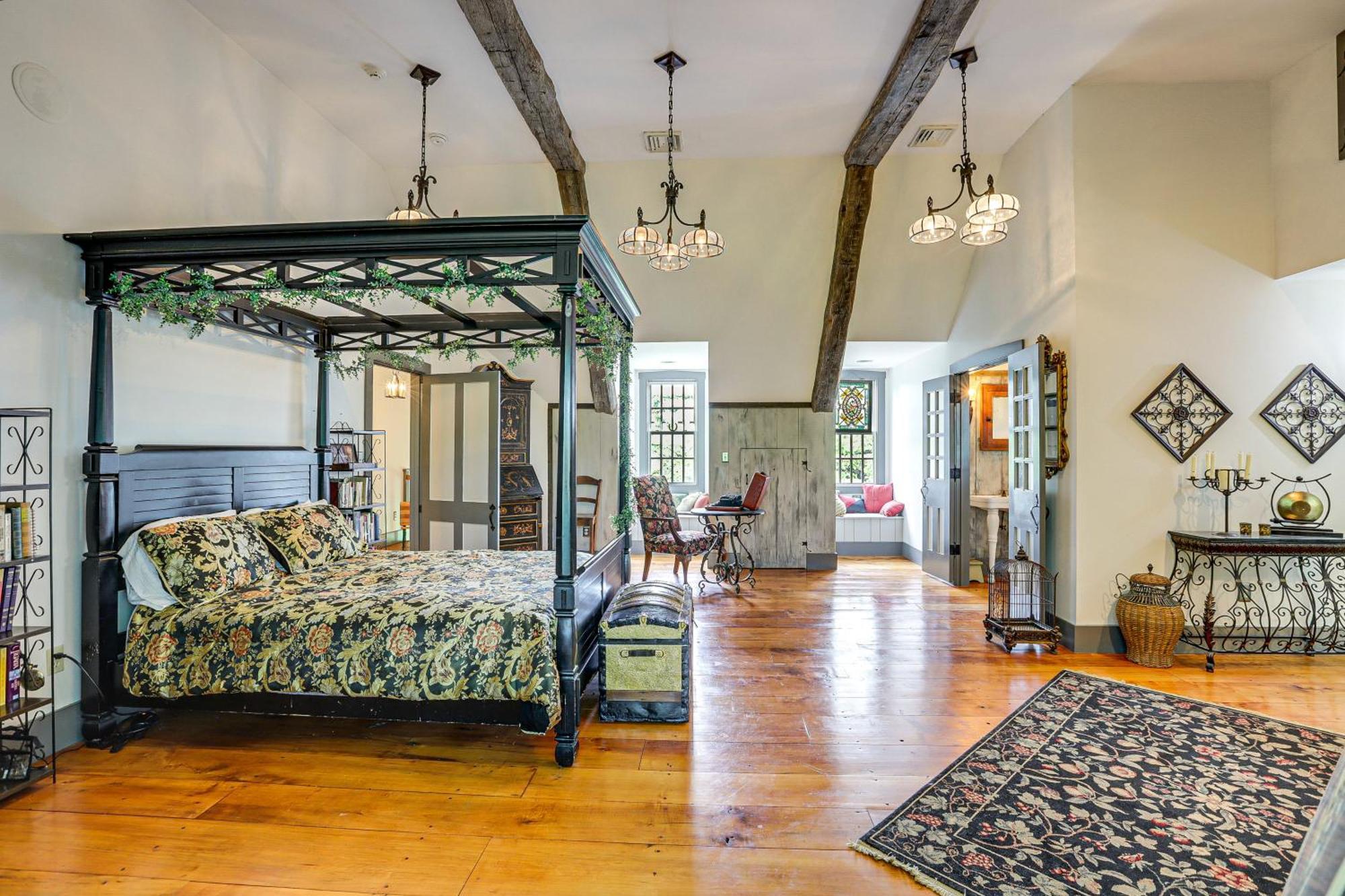 Spacious And Historic Cabin In New Haven With Pond! Exterior photo