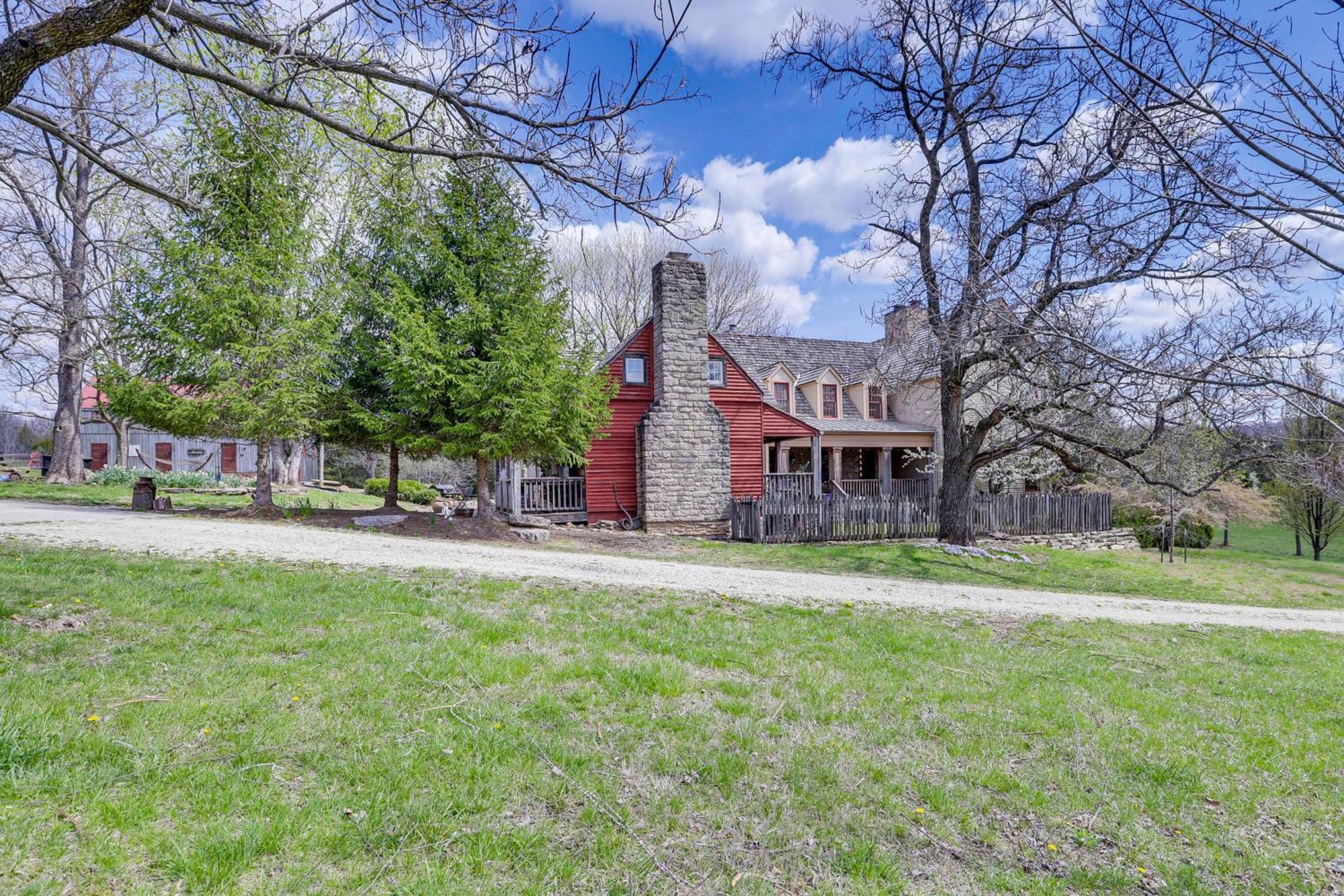 Spacious And Historic Cabin In New Haven With Pond! Exterior photo