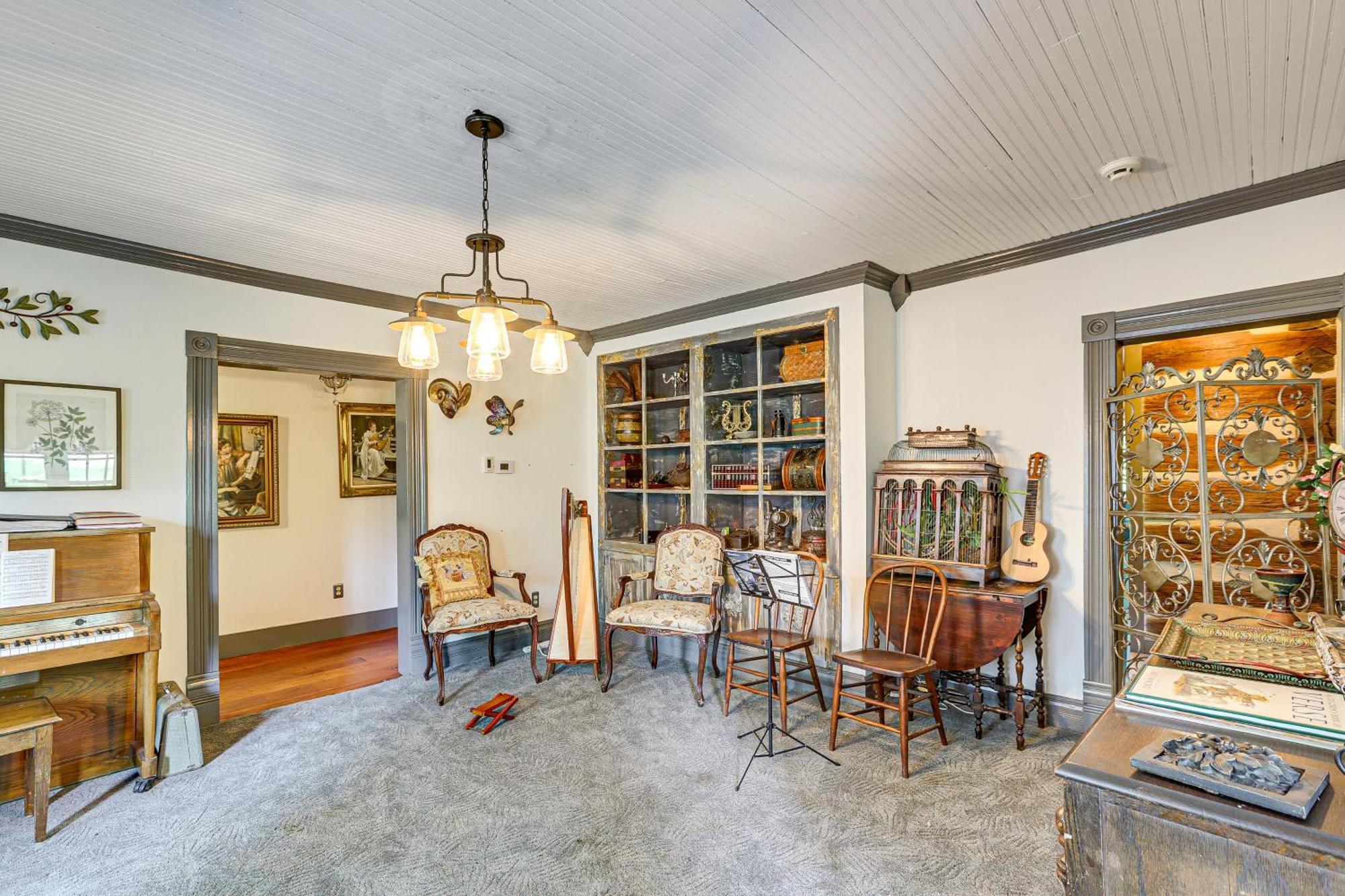 Spacious And Historic Cabin In New Haven With Pond! Exterior photo